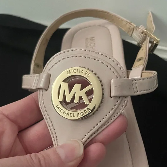 Michael Kors Blush Sandals with Gold Emblem - Picture 11 of 12